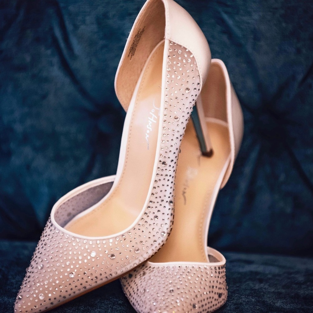 Brand new pair of wedding shoes, Never worn.